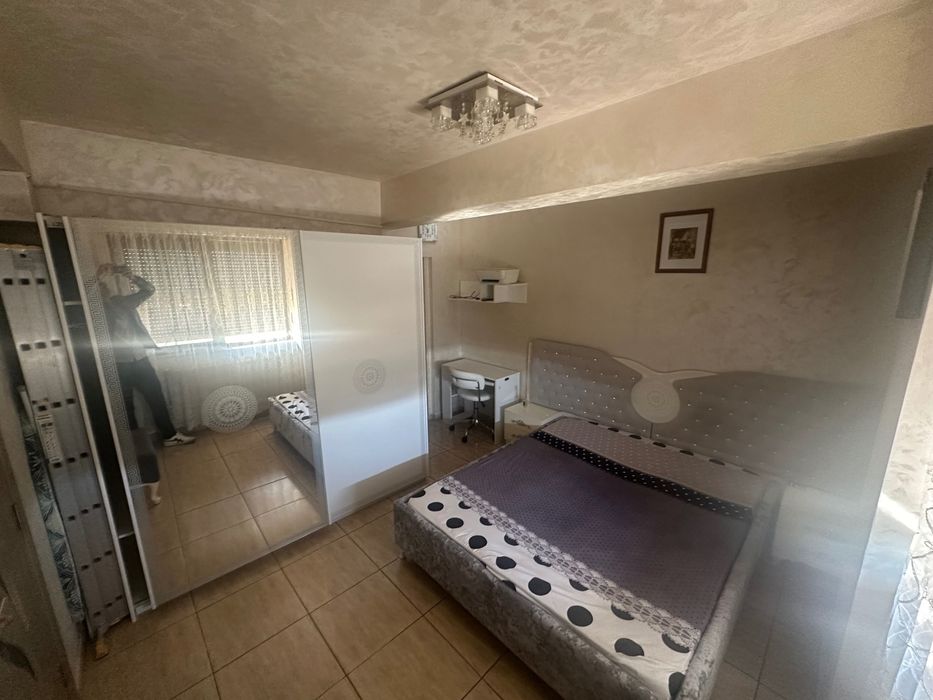 Închiriez ap 2 camere decomandat