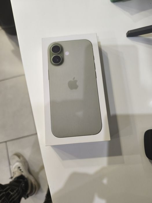 Iphone 17 Nou sigilat cu factura liber de orice retea cu factura de fr