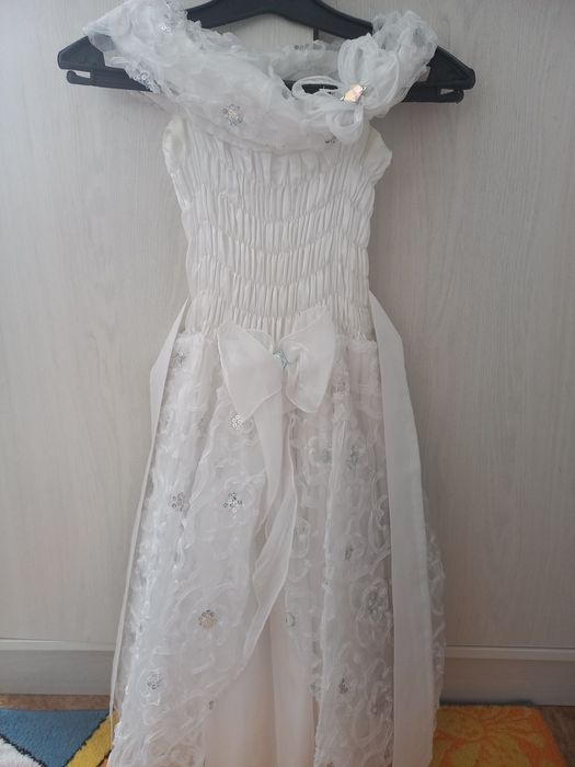 Продам платье на девочку