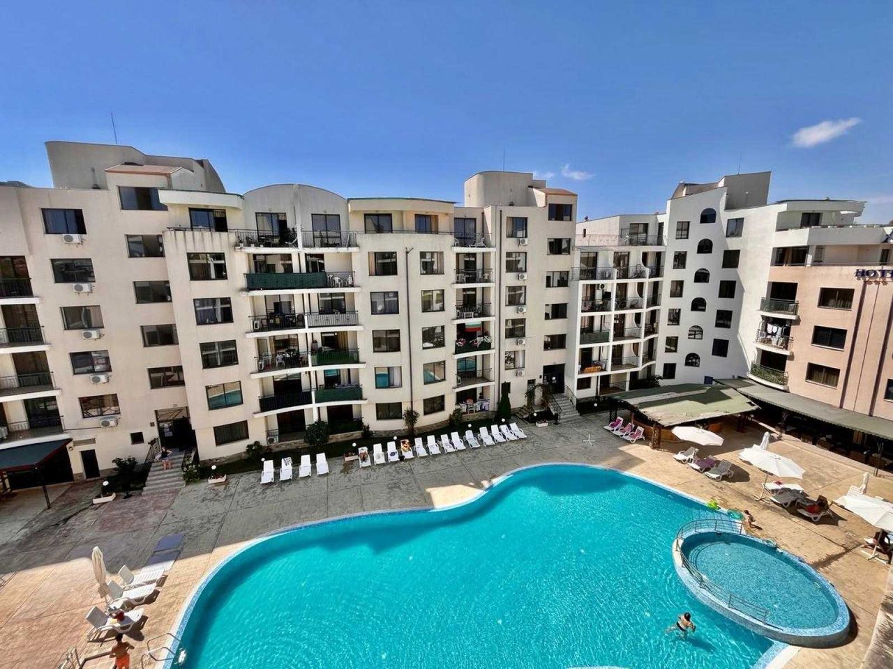 Продава се Тристаен апартамент в к.к. Слънчев бряг - 74 кв.м за 987 €/кв.м - Снимка #13