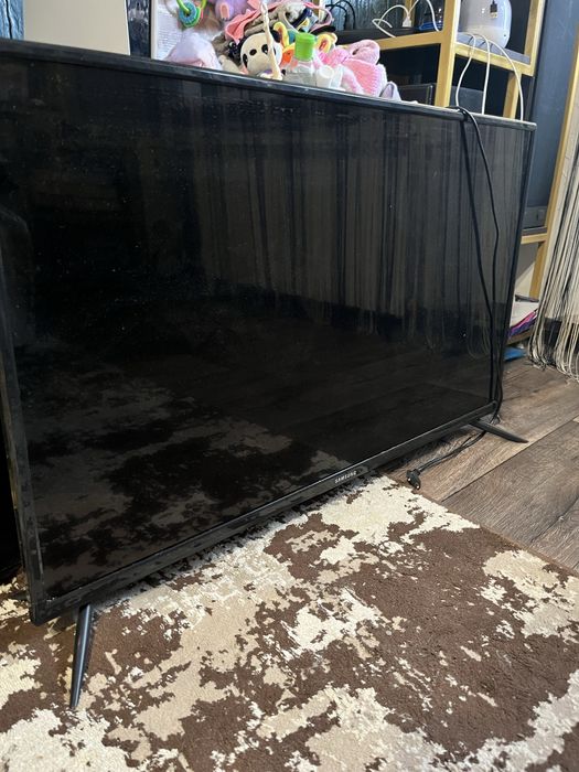 Телевизор жк  самсунг