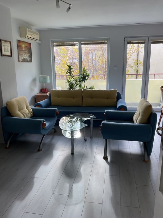 Комплект мека мебел диван,  фьотойли 2 бр., възглавници и масичка