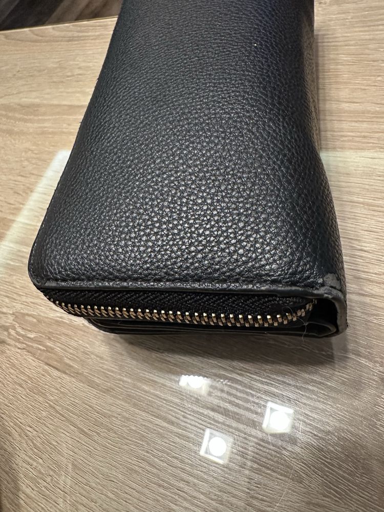 Оригинално портмоне Guess