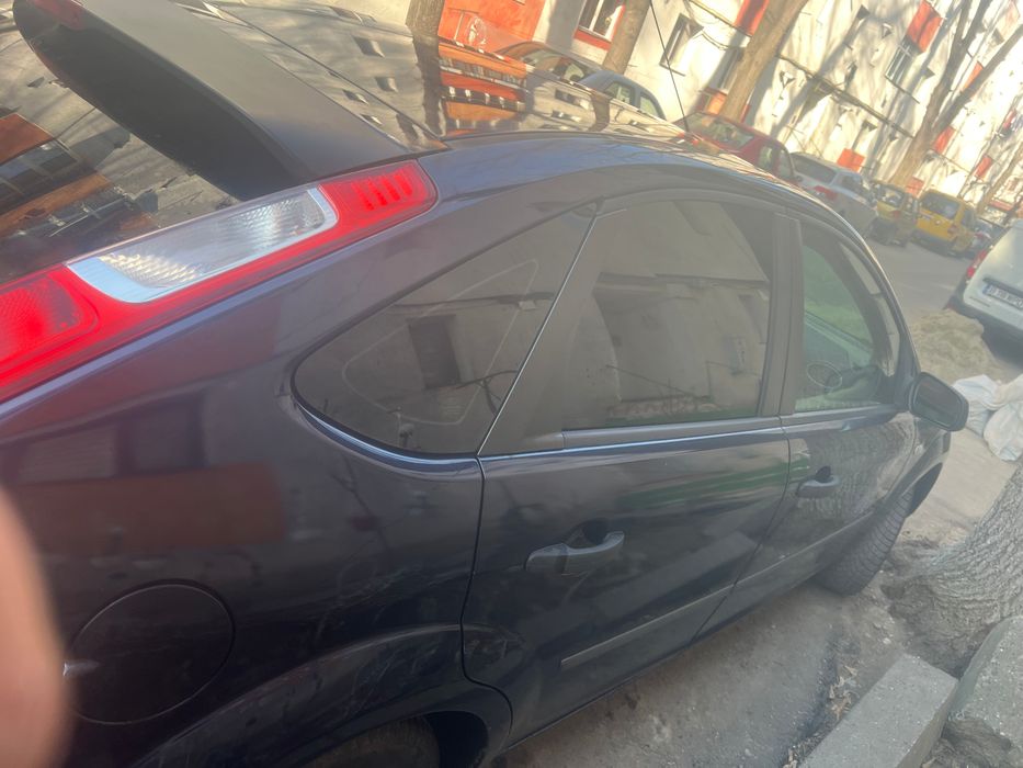 Vând sau schimb Ford focus