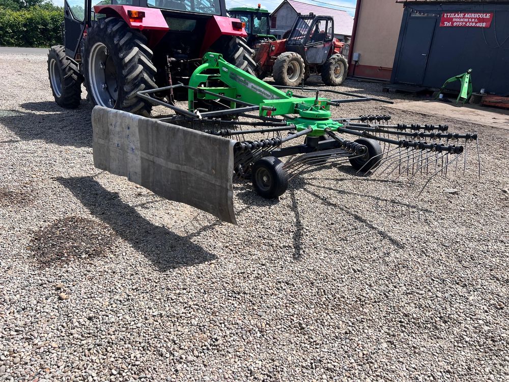 Grebla de adunat fîn deutz fahr swatMaster 3921