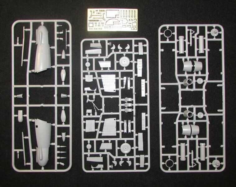 Сборная модель самолета Инглиш Электрик Канберра Т.17 (MicroMir, 1/72)