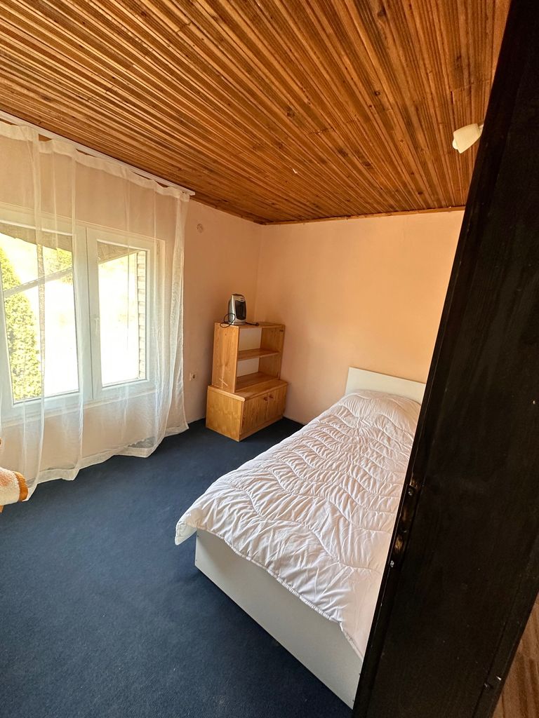 Дава се под наем Къща в Перник, Изток - 360 кв.м за 280.5 € - Снимка #6