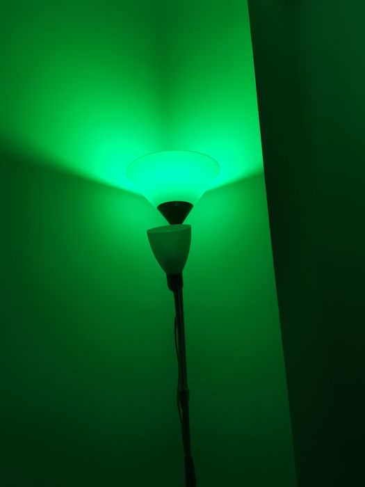 Lampadar              E