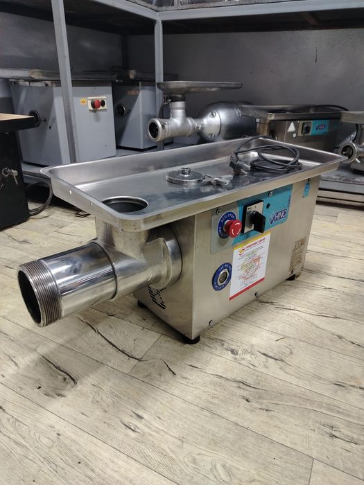 Мясорубка HNC 32 12 на 220 и 380 вольт буу