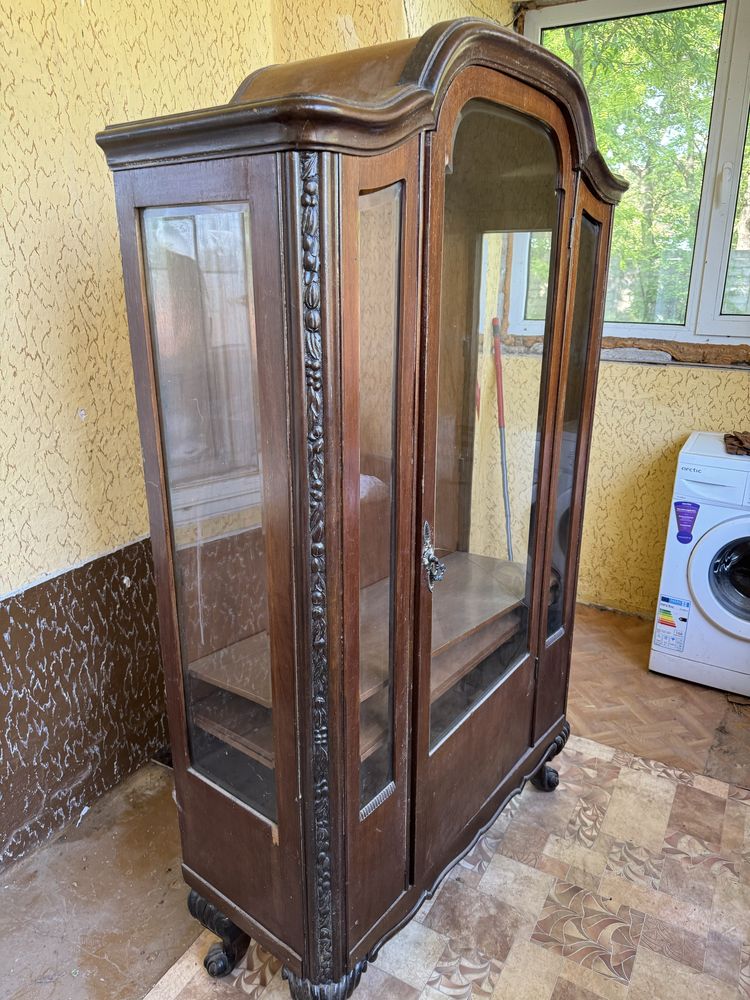 Vand mobila Vieneza Chipendale in jur de 100 de ani vechime.