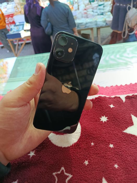 iPhone 12mini telefoni