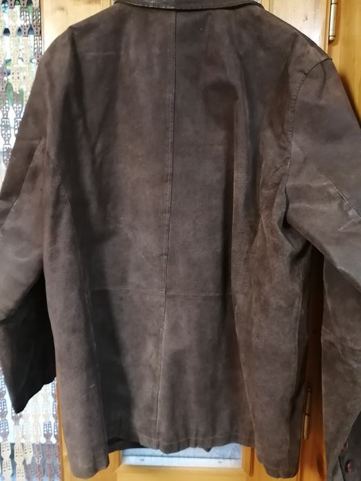 Мъжко топло палто и велурено сако (яке) от естествена кожа.