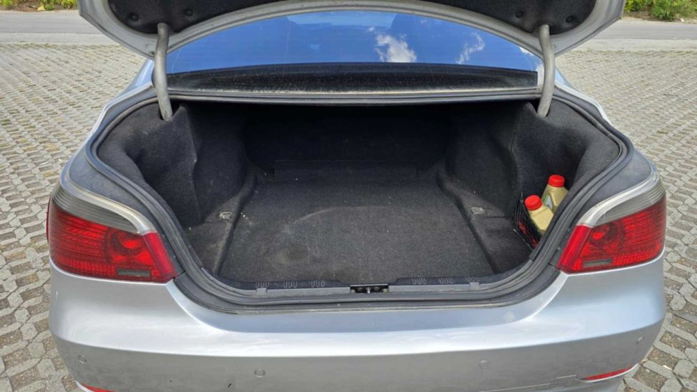 Bmw E60 525d  2004г.