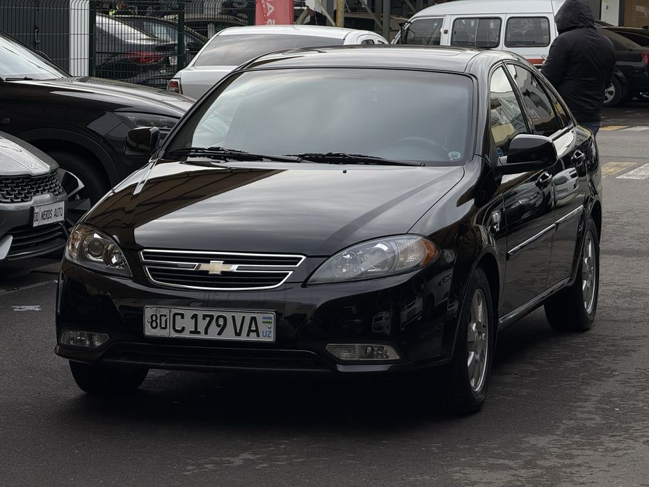 Gentra Avtomat kraskasi kapot krilo eshik. Holati allo