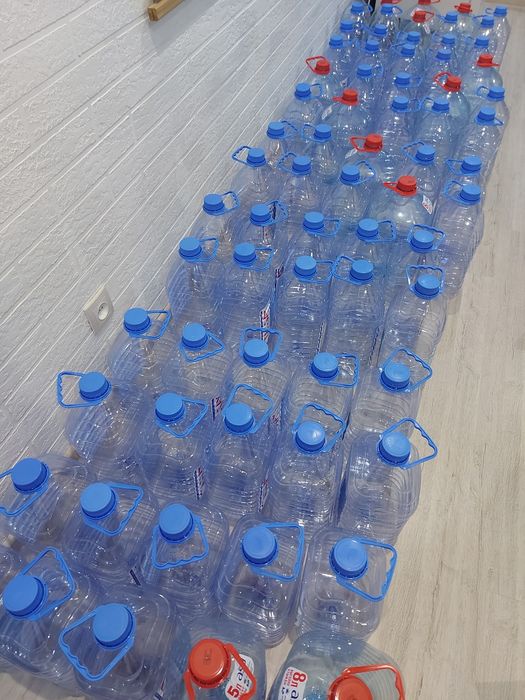 Баклажки Бутылки.  пластик (новые, чистые) контейнер