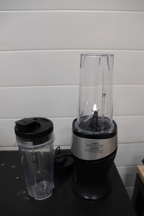 Персонален блендер Ninja Fit, 700W, 2 чаши от 16 унции,уред за смутита