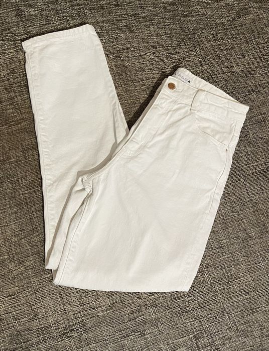 Бели дънки от Zara
