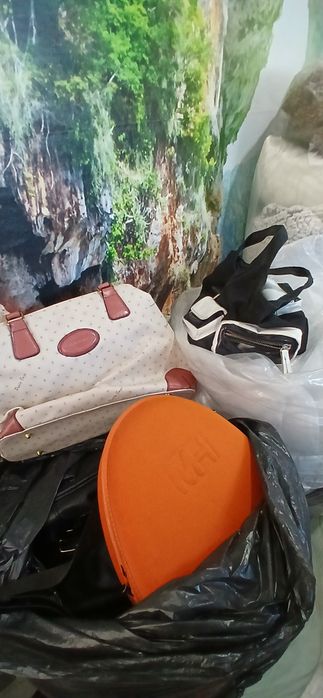 Lot de haine/ genți dama/ pantofi