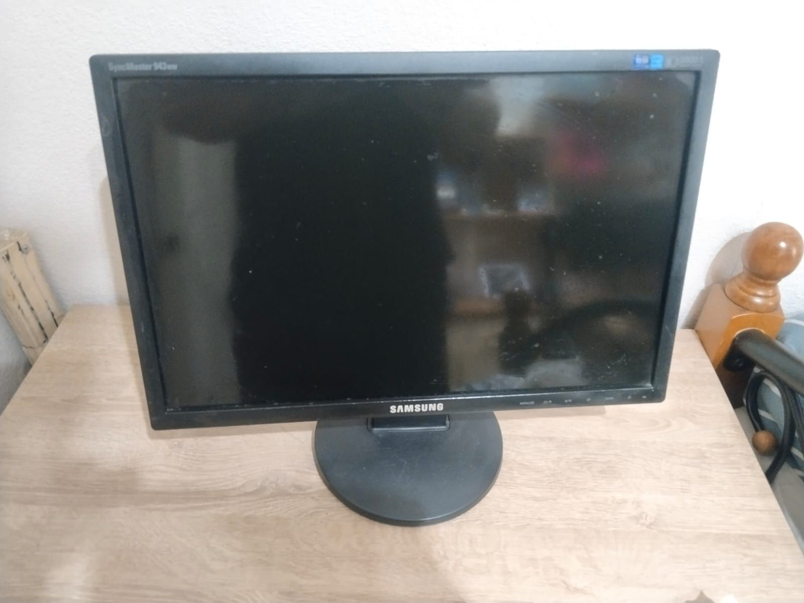 Монитор Samsung 934NW