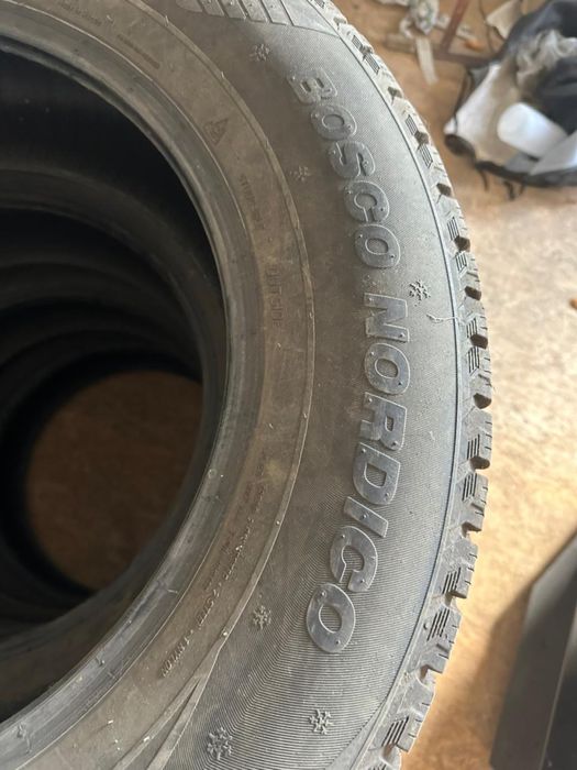 Зимние шипованные