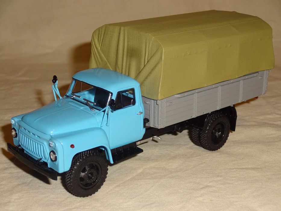 Масштабные модели 1/43 продам.