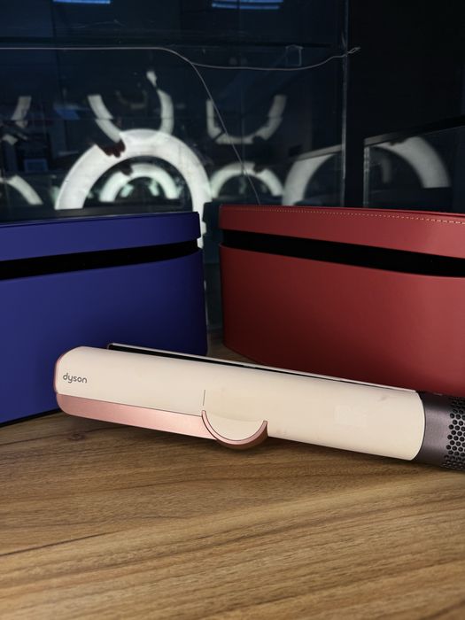 Dyson Airstrait HT01