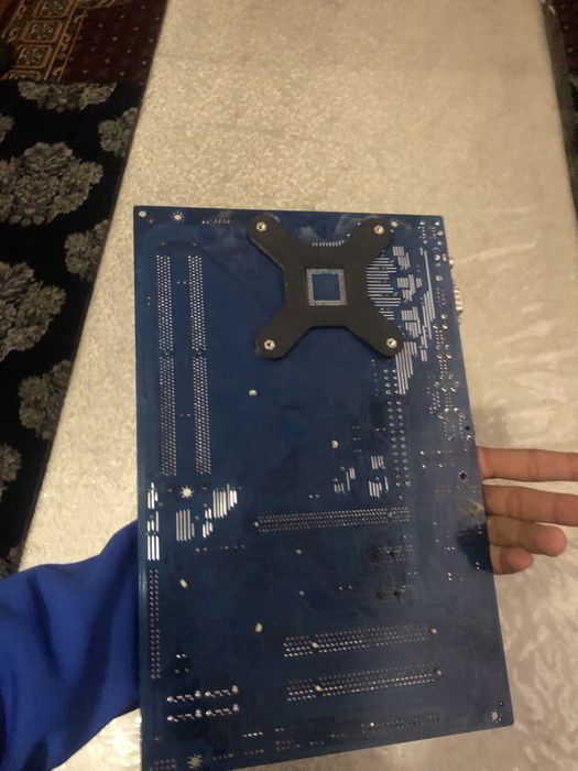 Ona Plata ( Материнская Плата )