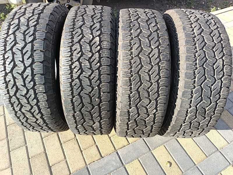 Шины 235/65 R17 - "Matador Izzarda A/T2" (Словакия), всесезонные.