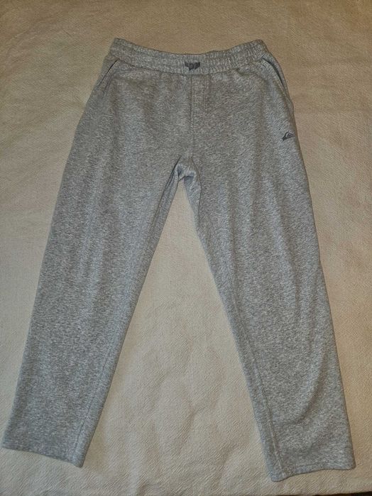 Продава се мъжко долнище "QUIKSILVER"