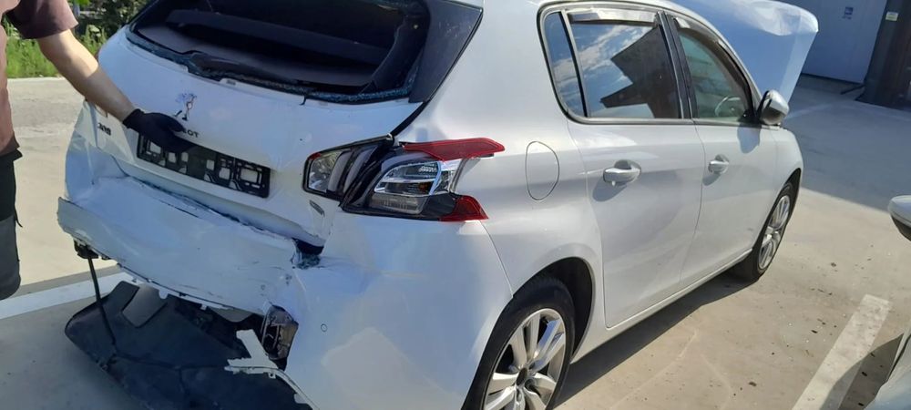 Dezmembram Peugeot 308 II 1.6 HDI BHY / BH02 (DV6FD)