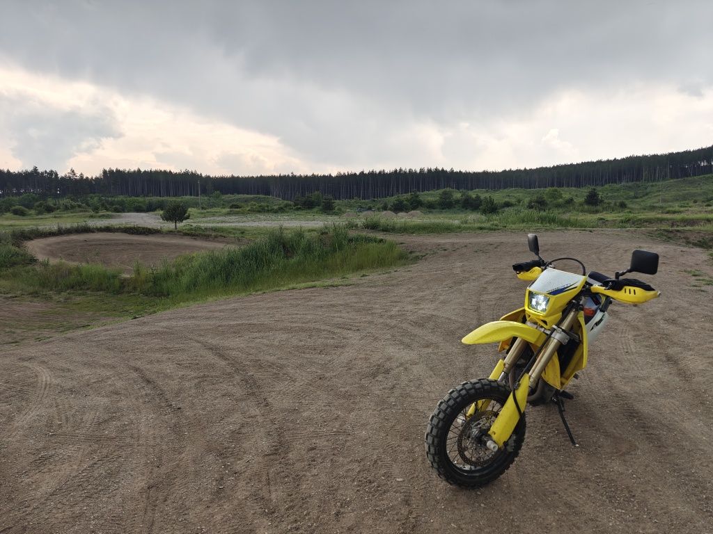 Suzuki DR-Z 400 SM