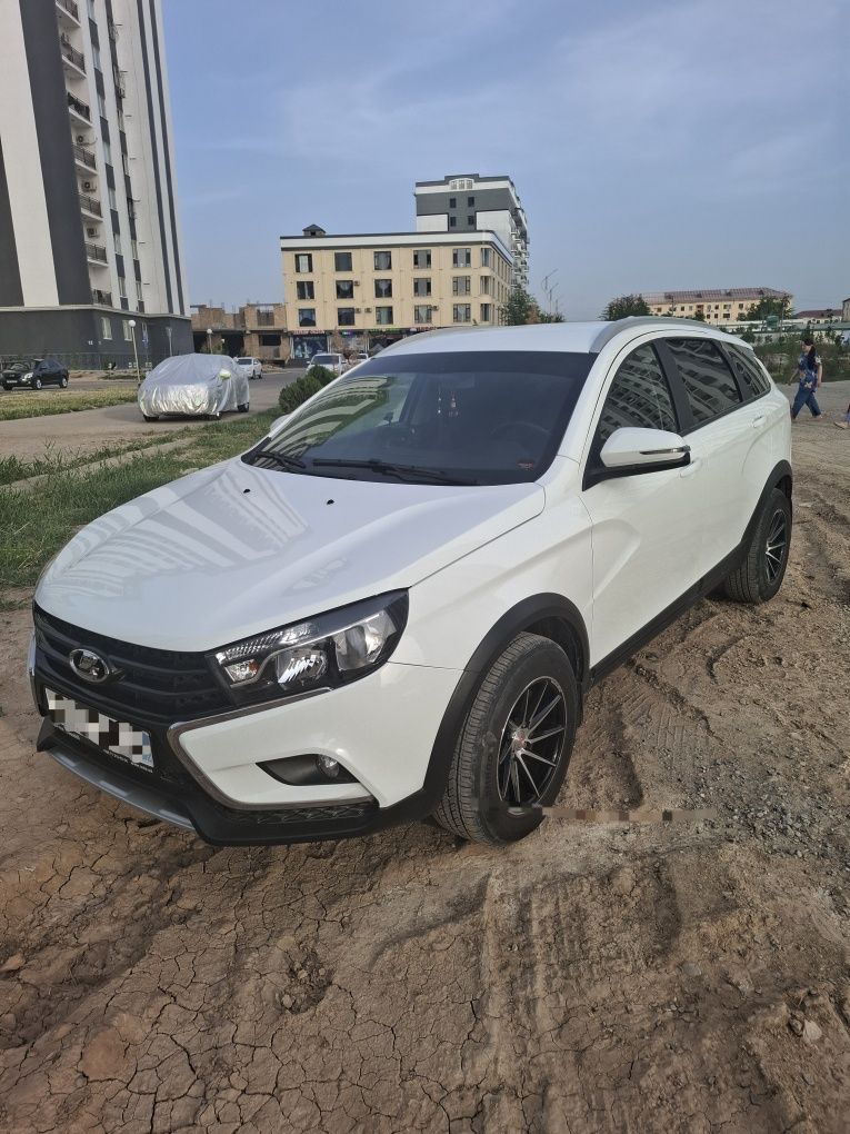 Lada vesta sw cross sotiladi