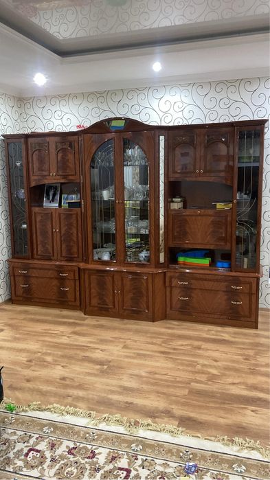 Продам сервант (буфет, стенка, горка)