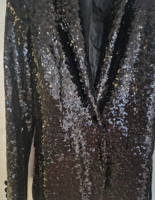 Елегантно пайетено сако
