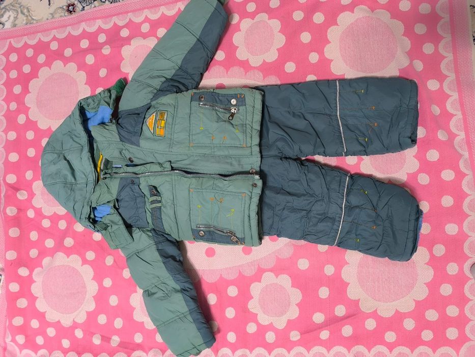 Продам детские комбинезоны