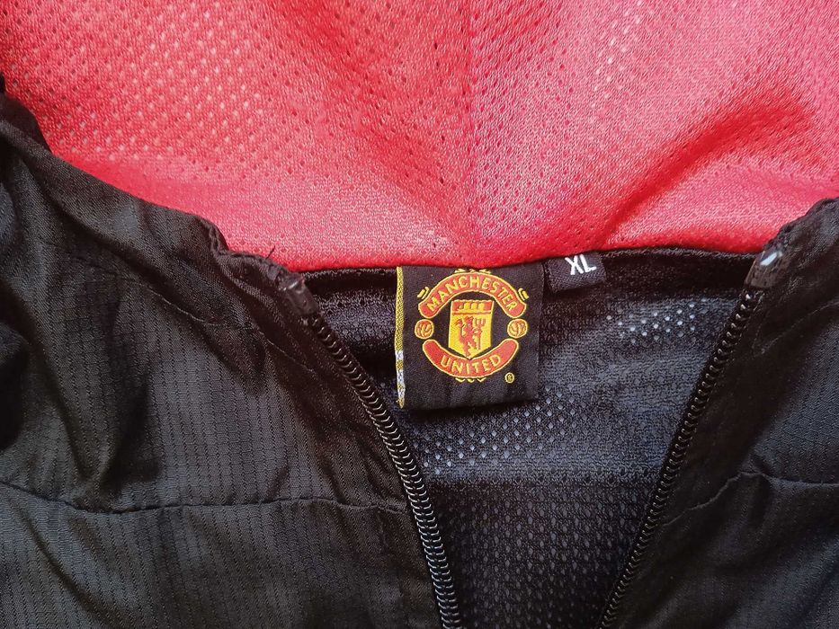 Manchester United яке- размер XL