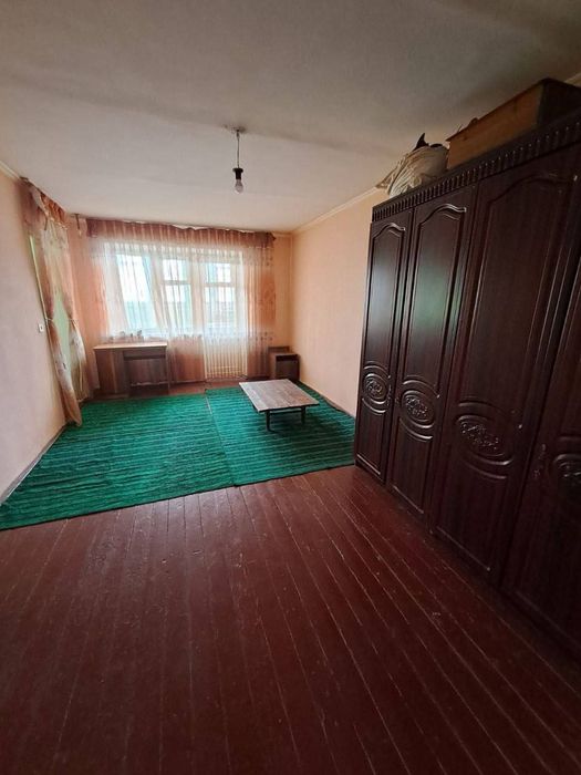 Продаётся дом
4 etaj 
remontlari orta  svejiy 
balkon bor
Hokimyatda