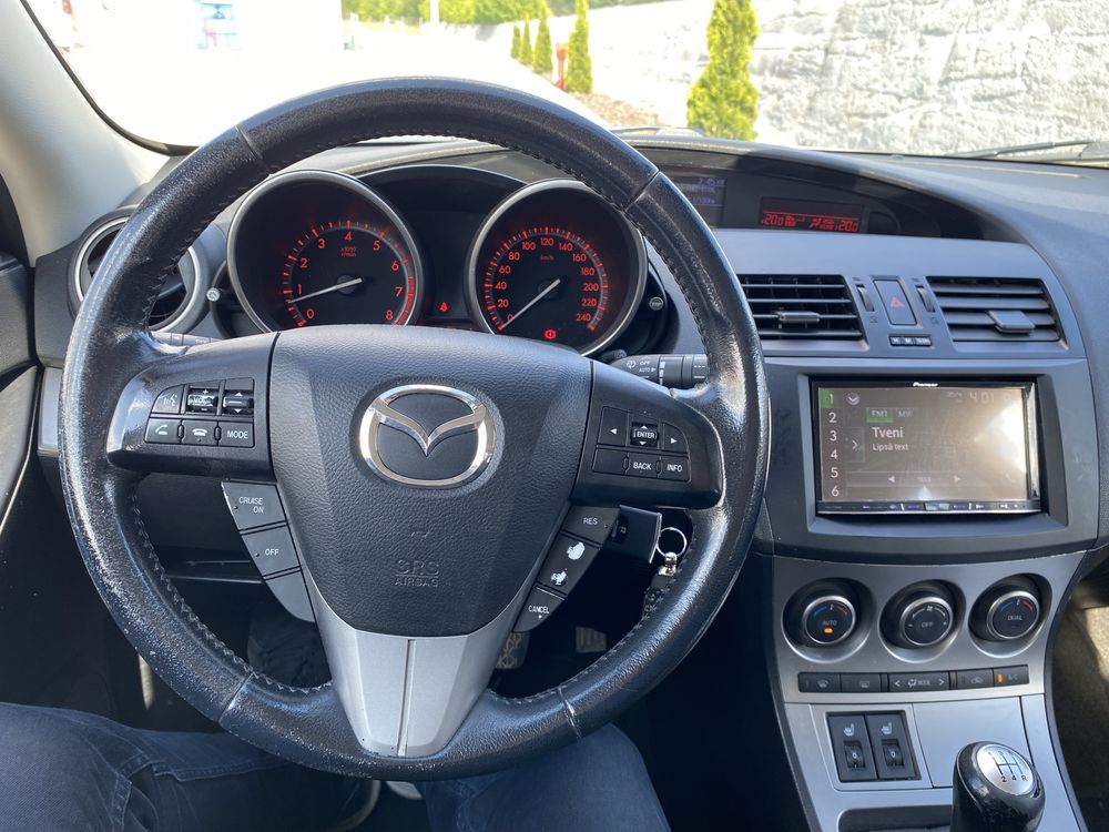 Vand Mazda 3 motor 1,6 Benzina ,105CP in stare foarte buna