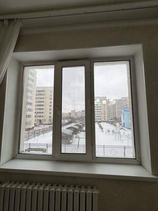 Срочно продам пластиковые окна и дверь б/у