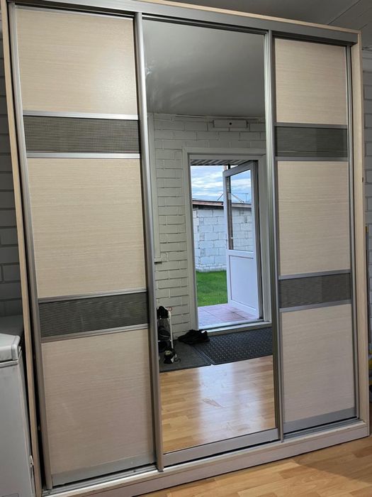 Продам шкаф купе