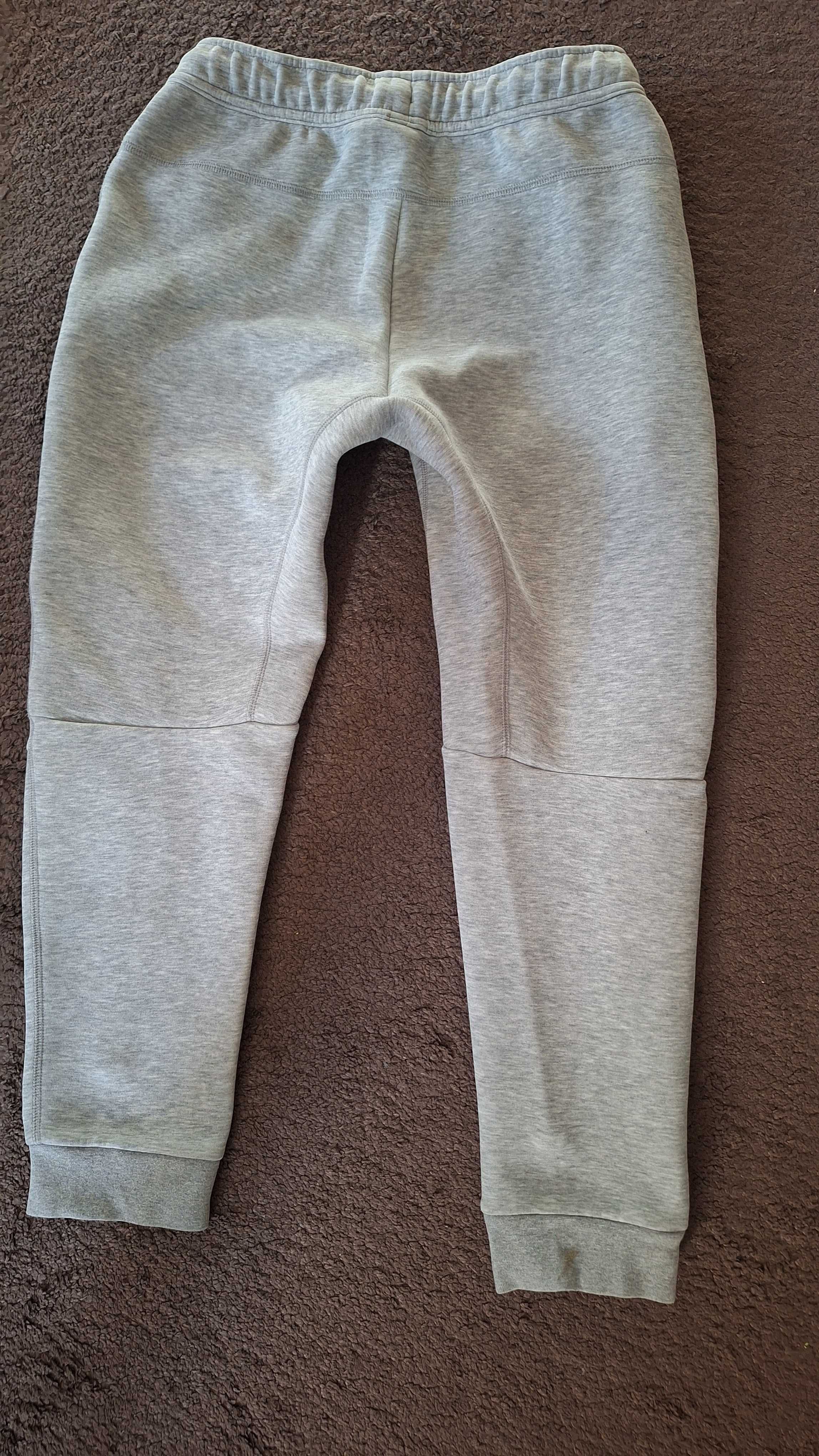 Детски анцунг NIKE TECH FLEECE