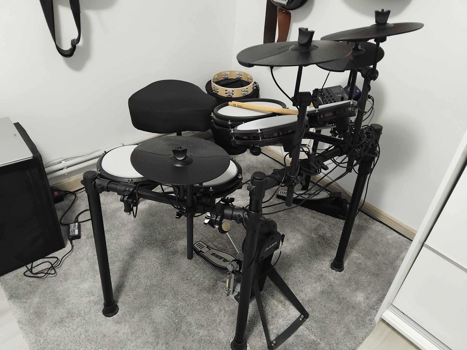 Tobe electronice Alesis Nitro Max + Pachet expansiune