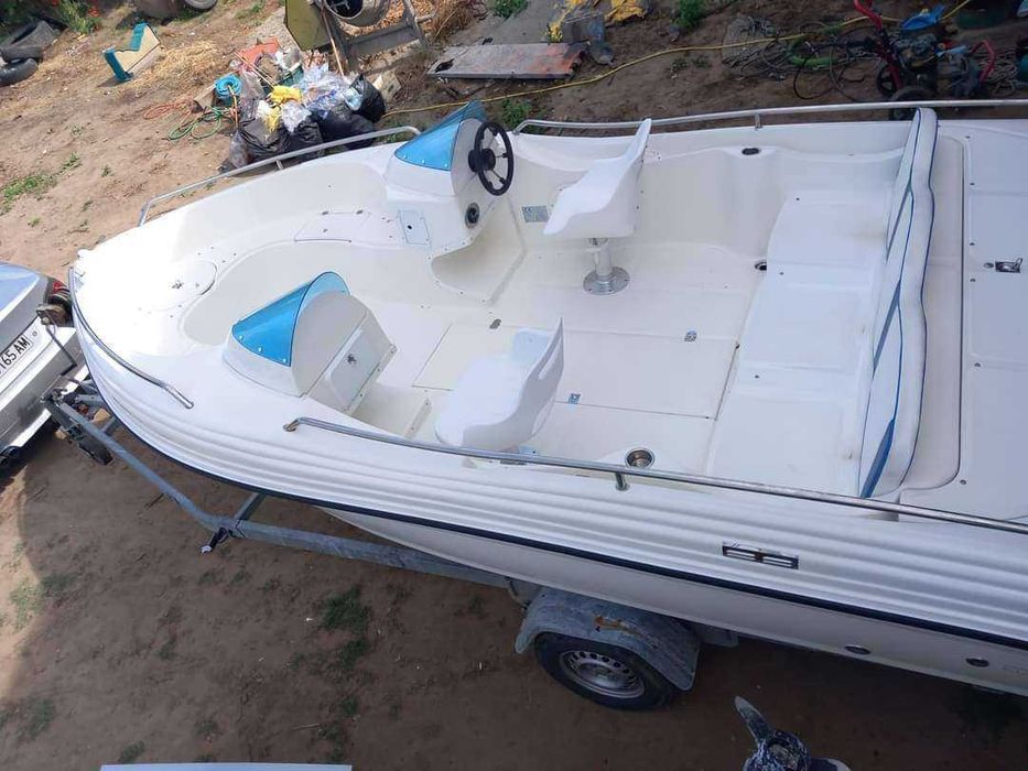 7 местна лодка 150hp Tiburon Inside