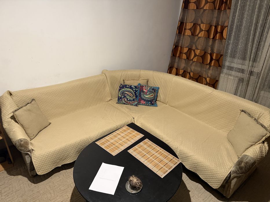 Coltar extensibil cu lada de depozitare