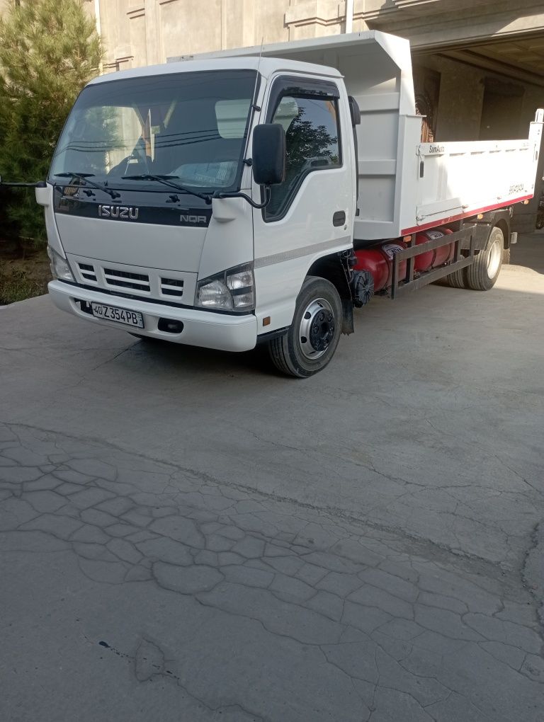 Isuzu samasval zavodiskoy radnoy mashina sotiladi
