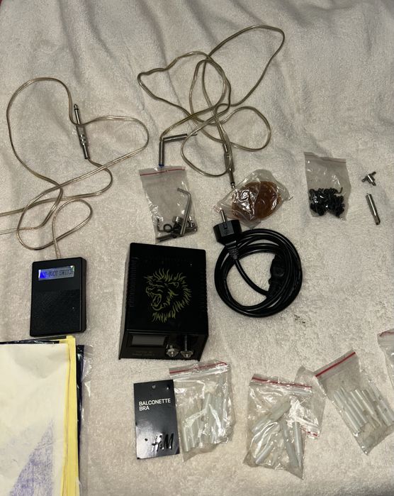 Kit complet de tatuat