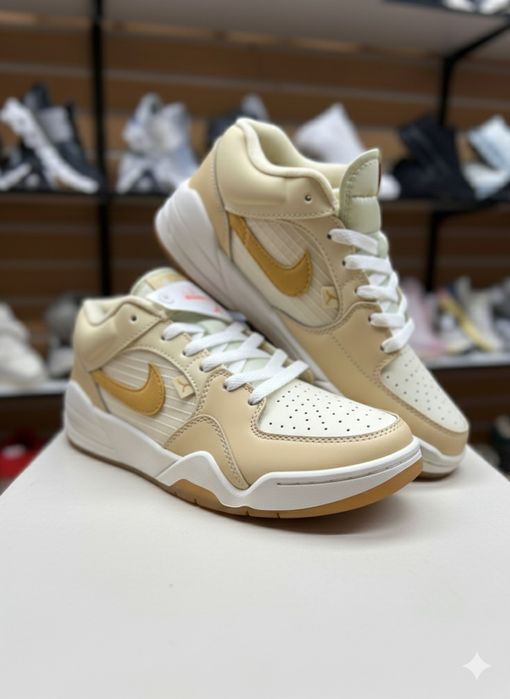 Продам кроссовки Nike новые (Жана)