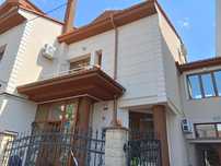 Echipa de meseriași servicii amenajări interior exterior