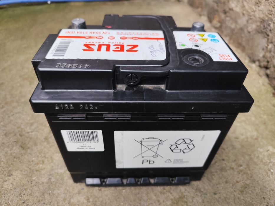 Продавам АКОМУЛАТОР 55 А H 510A. на една година  09. 2024г.