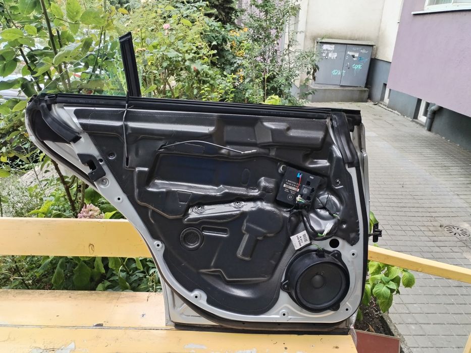 Лява задна врата и калник от Мерцедес W219, 2007,  със забележки...